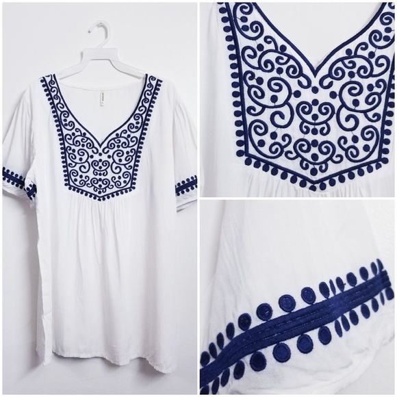 WHITE NAVY PLUS SIZE TOP - Picture 3 of 7